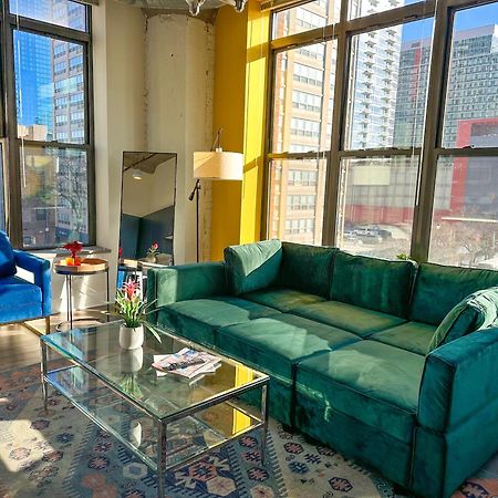 Bright 2Br Luxury Corner Suite With Optional Parking Sleeps 6 Guests Near Mccormick Place And Soldier Field ชิคาโก ภายนอก รูปภาพ
