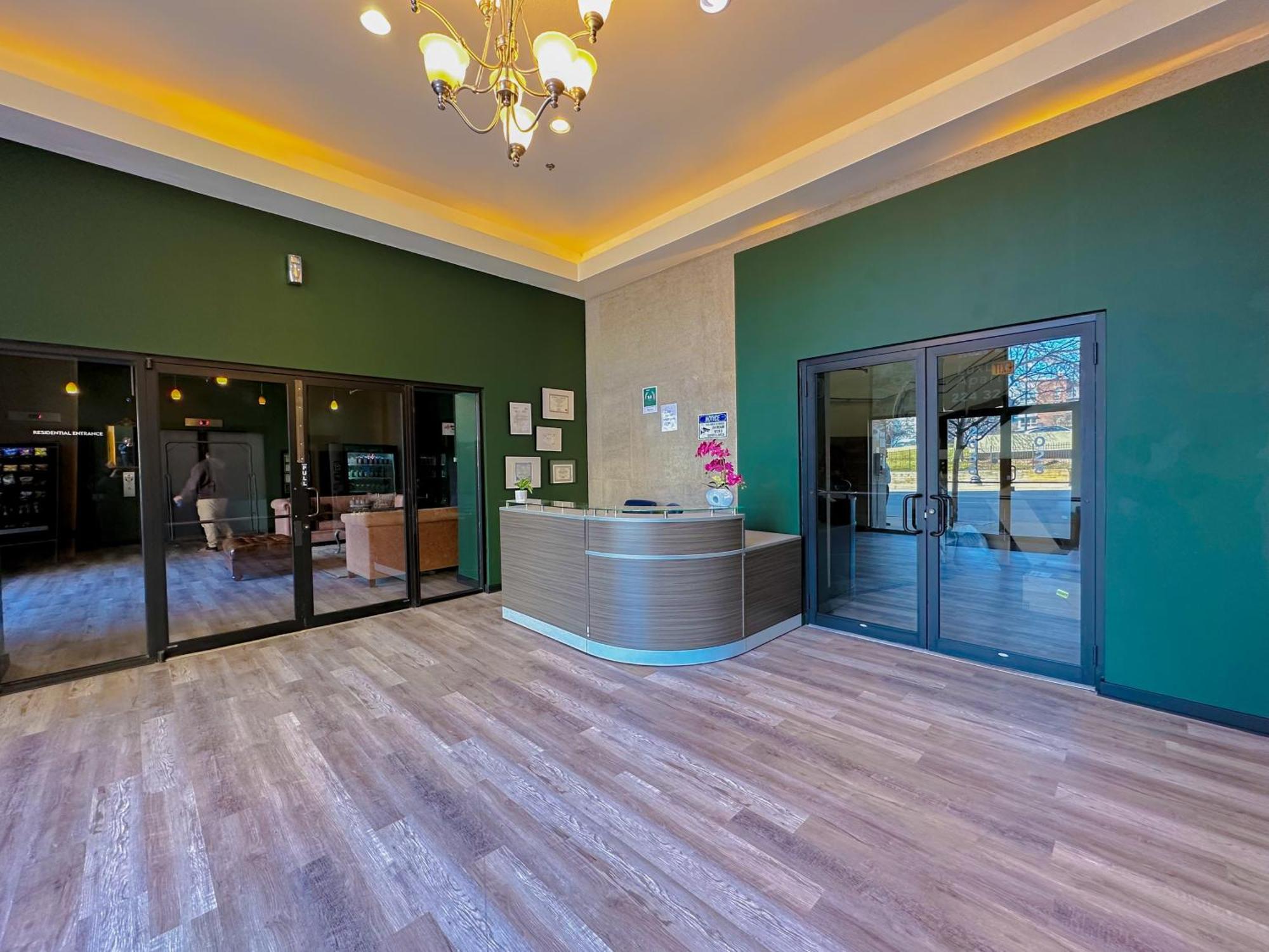 Bright 2Br Luxury Corner Suite With Optional Parking Sleeps 6 Guests Near Mccormick Place And Soldier Field ชิคาโก ภายนอก รูปภาพ