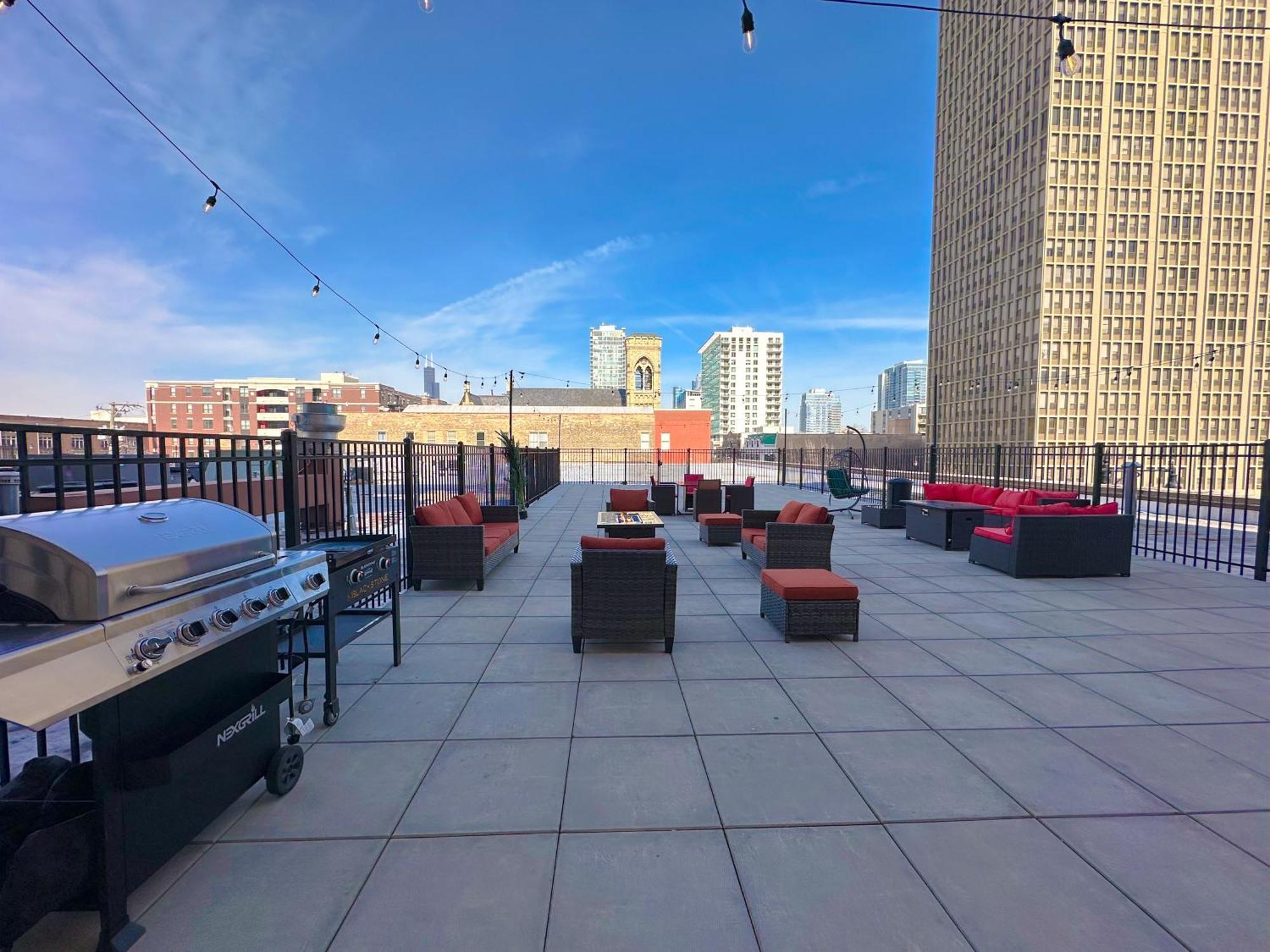 Bright 2Br Luxury Corner Suite With Optional Parking Sleeps 6 Guests Near Mccormick Place And Soldier Field ชิคาโก ภายนอก รูปภาพ