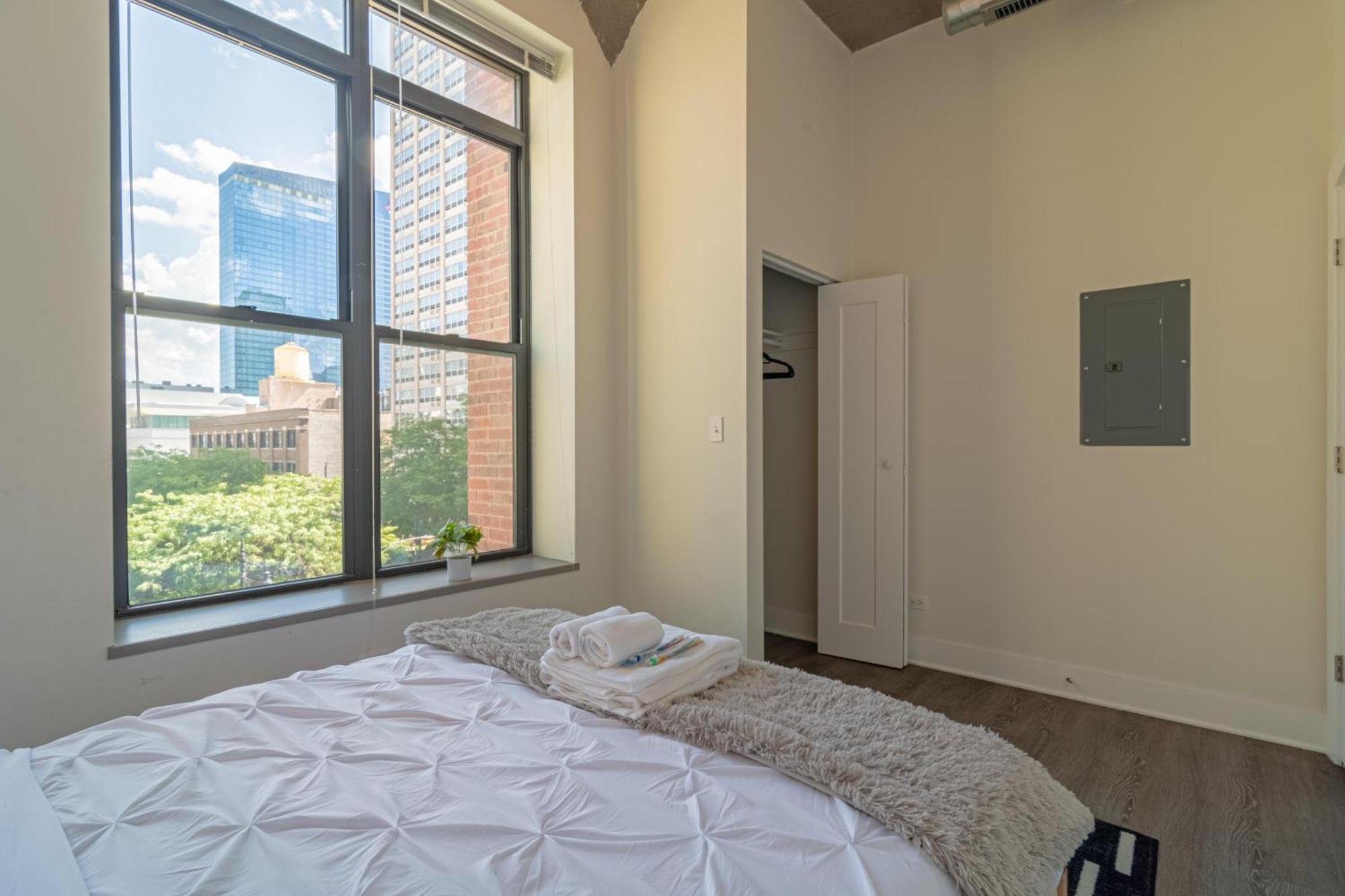 Bright 2Br Luxury Corner Suite With Optional Parking Sleeps 6 Guests Near Mccormick Place And Soldier Field ชิคาโก ภายนอก รูปภาพ