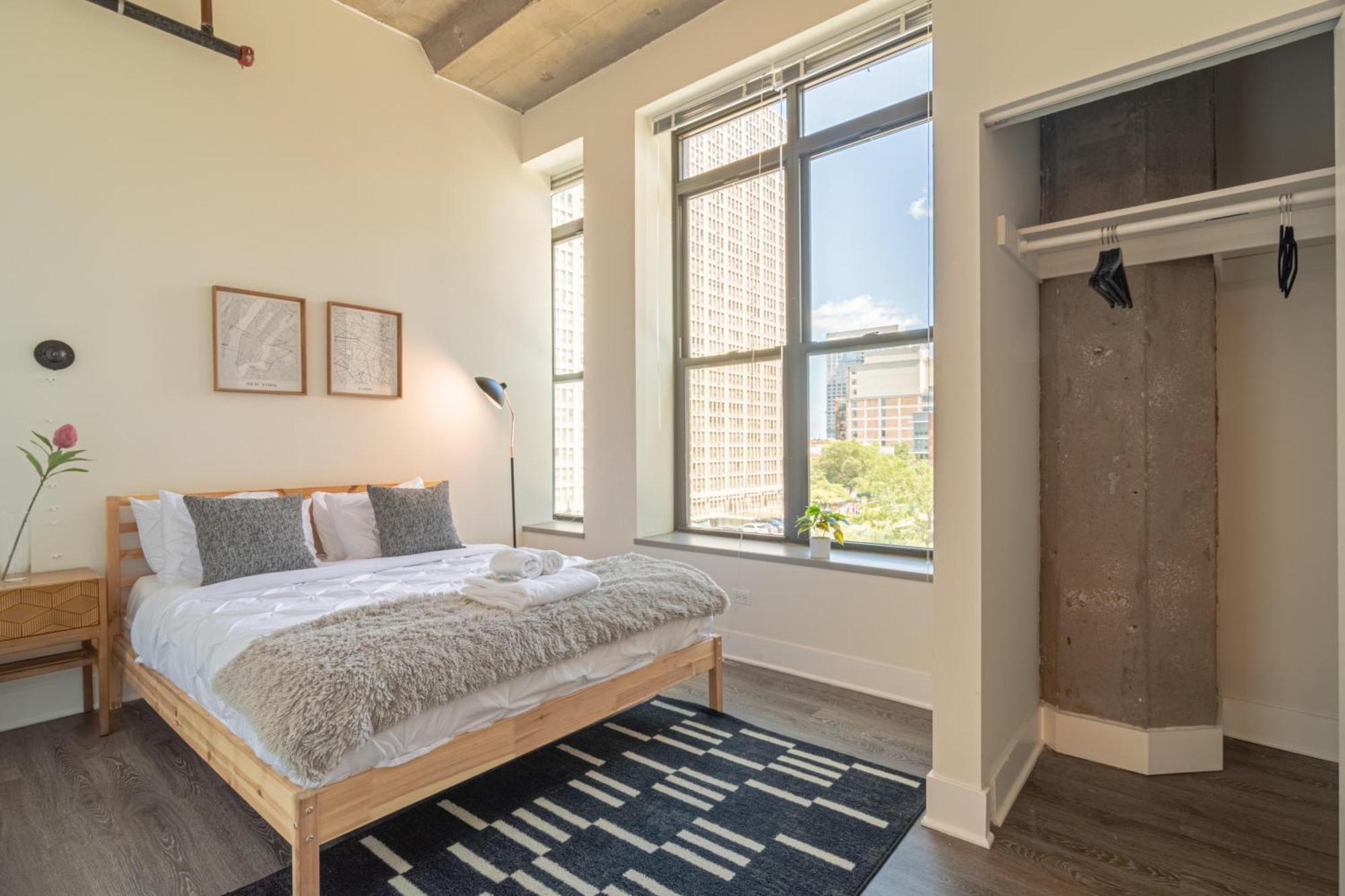 Bright 2Br Luxury Corner Suite With Optional Parking Sleeps 6 Guests Near Mccormick Place And Soldier Field ชิคาโก ภายนอก รูปภาพ