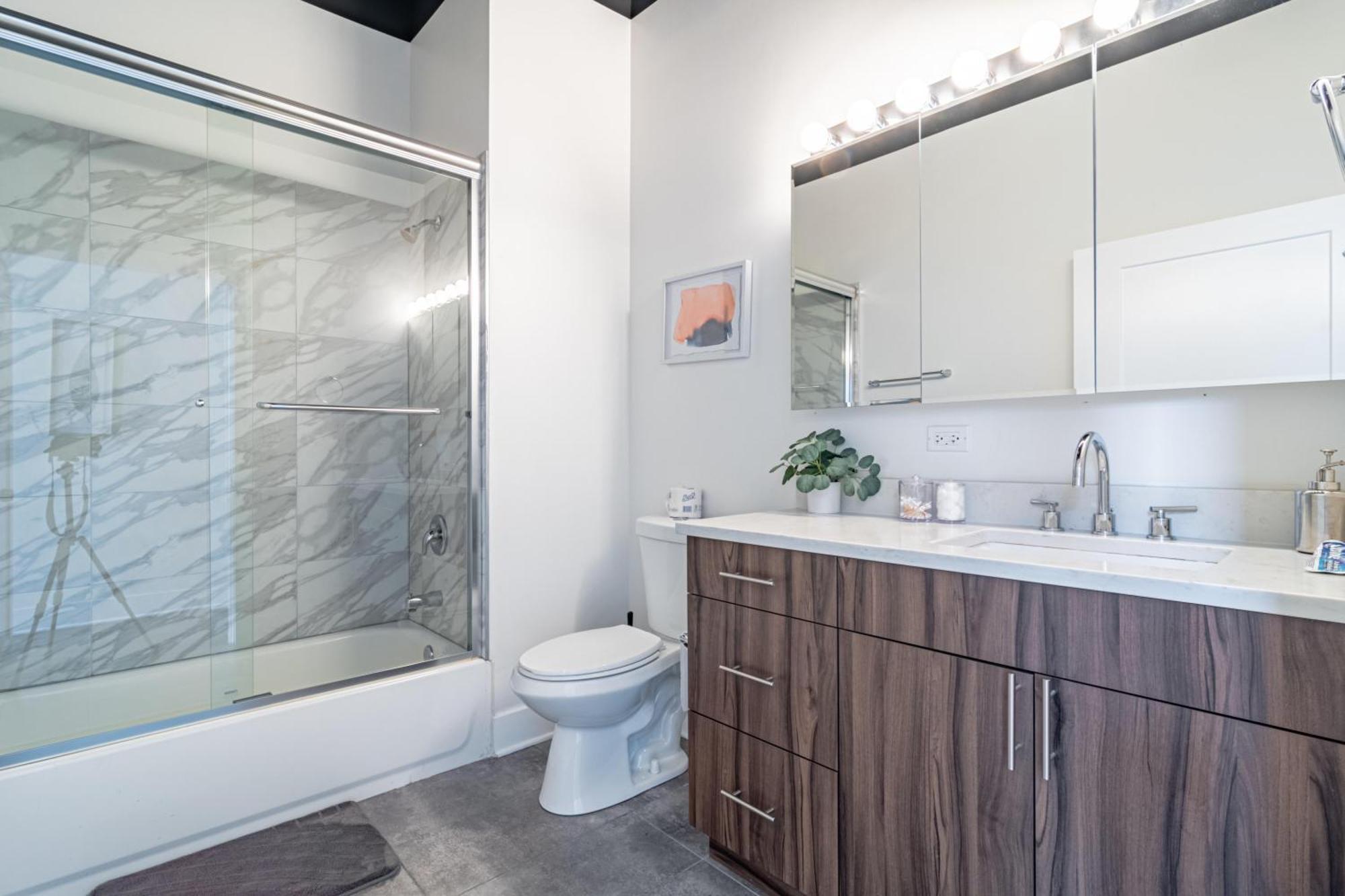 Bright 2Br Luxury Corner Suite With Optional Parking Sleeps 6 Guests Near Mccormick Place And Soldier Field ชิคาโก ภายนอก รูปภาพ